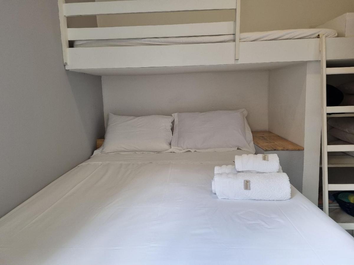 Casas Com Jacuzzi E Churrasqueira A 500 Metros Da Do Pereque Na