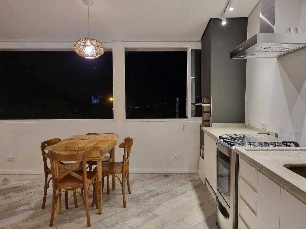 Casas Com Jacuzzi E Churrasqueira A 500 Metros Da Do Pereque Na *